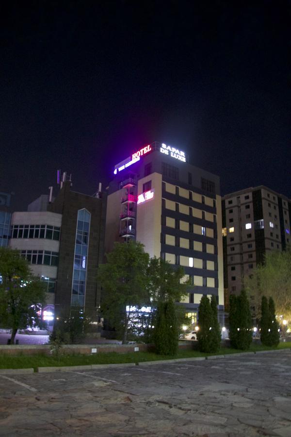 Deluxe Plaza Hotel Almaty Exterior photo