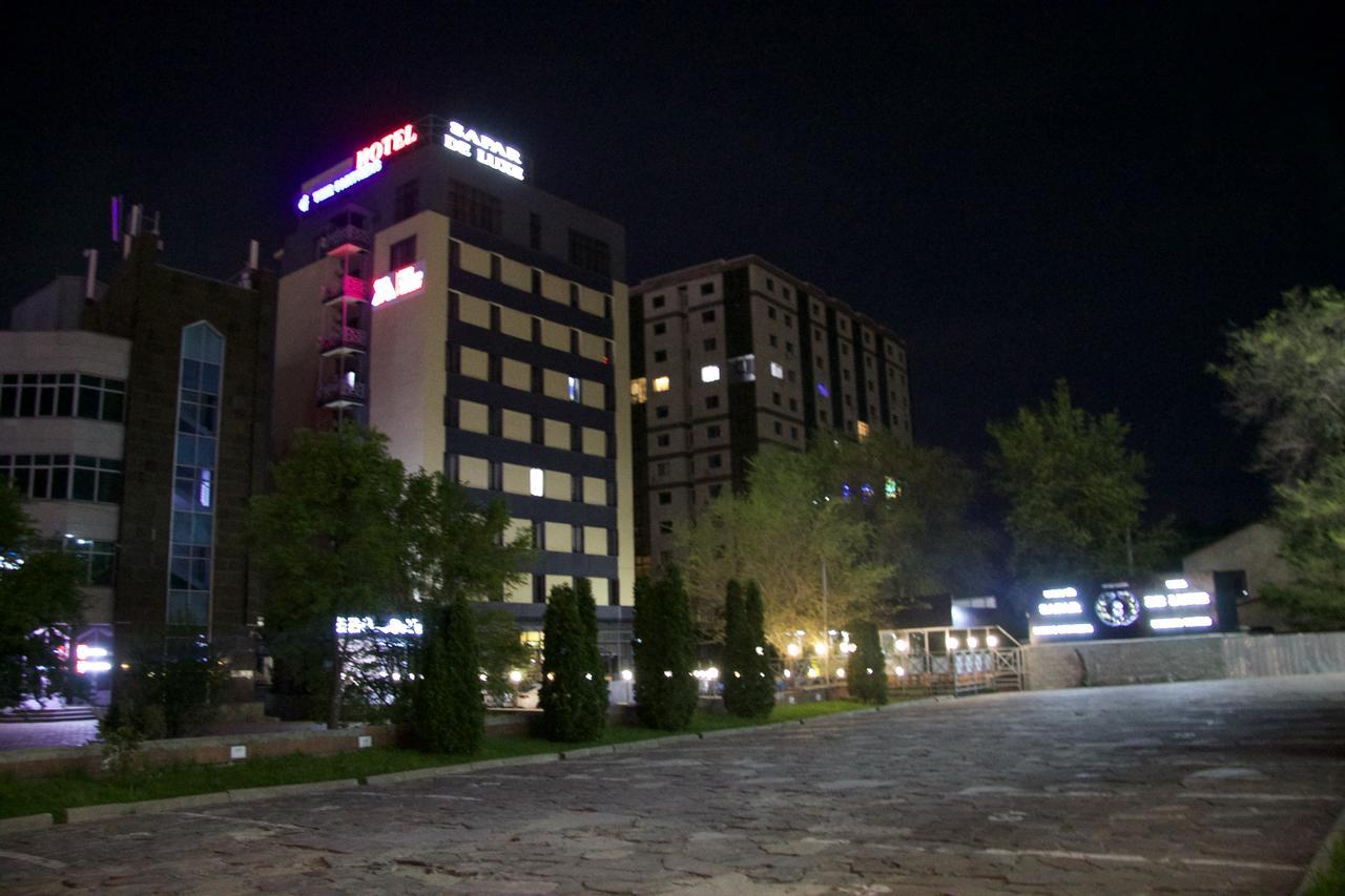 Deluxe Plaza Hotel Almaty Exterior photo
